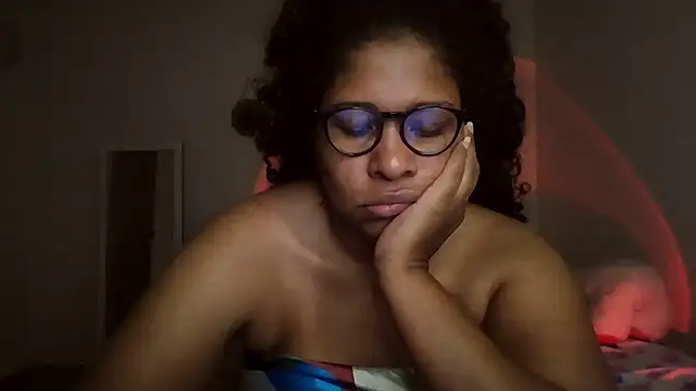 Snapshot of Ivon-09 chatting on 12, 5, 2026 Ivon-09 online show from 12, 5, 2026