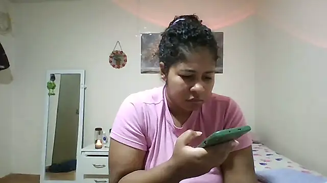 Snapshot of Ivon-09 chatting on 19, 5, 2026 Ivon-09 online show from 19, 5, 2026
