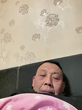 Snapshot of bcc0001 chatting on 6, 3, 2025 bcc0001 online show from 6, 3, 2025