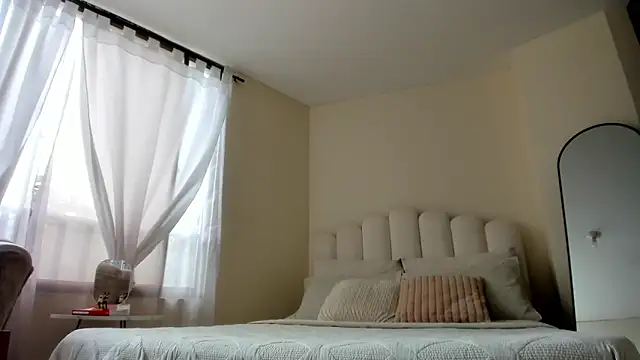 evely coelloo online show from 11, 11, 2025