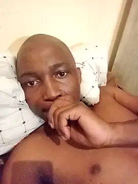 Snapshot of realGsign chatting on 18, 12, 2025 realGsign online show from 18, 12, 2025