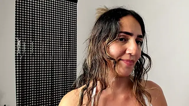 Snapshot of misshiccups chatting on 22, 2, 2025 misshiccups online show from 22, 2, 2025