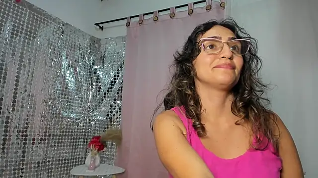 Snapshot of misshiccups chatting on 10, 9, 2025 misshiccups online show from 10, 9, 2025