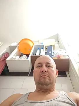 Snapshot of intx800 chatting on 12, 10, 2025 intx800 online show from 12, 10, 2025