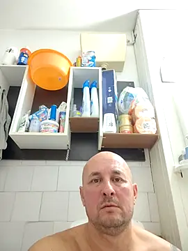 Snapshot of intx800 chatting on 3, 12, 2025 intx800 online show from 3, 12, 2025