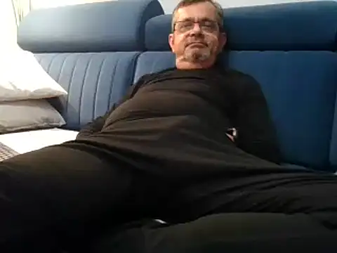 Snapshot of axecoman60 chatting on 31, 1, 2025 axecoman60 online show from 31, 1, 2025