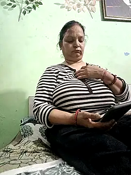 Snapshot of Kavya_kapoor chatting on 16, 2, 2025 Kavya kapoor online show from 16, 2, 2025