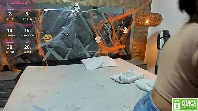 Rose Evans   online show from 2, 11, 2025