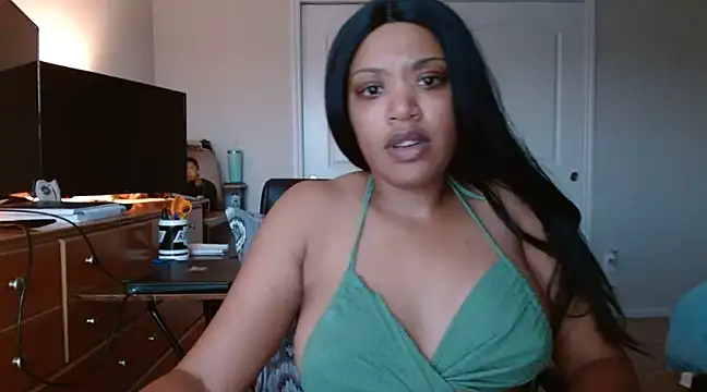 thekelliecapri online show from 9, 12, 2024