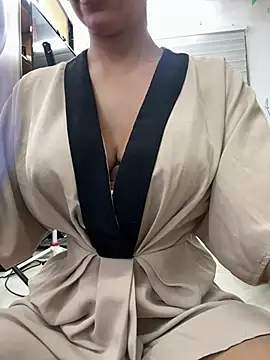 EmilyLeah  online show from 2, 7, 2026