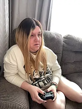 PuckBunny17 online show from 25, 1, 2025