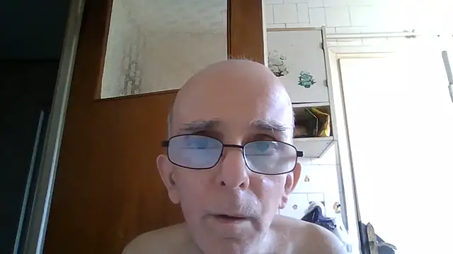 Snapshot of mariusica1@xh chatting on 27, 6, 2026 mariusica1xh online show from 27, 6, 2026