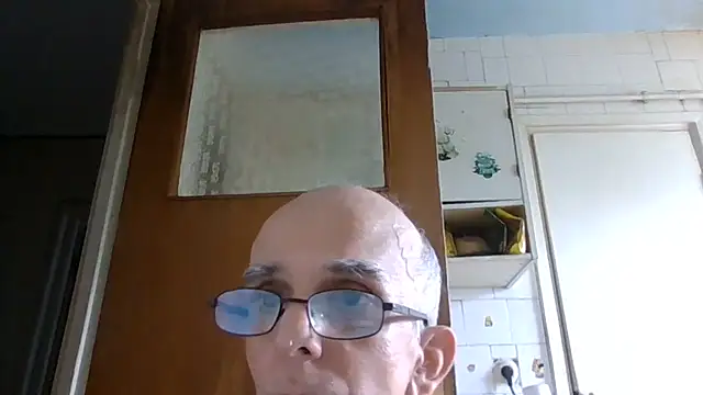 Snapshot of mariusica1@xh chatting on 17, 7, 2026 mariusica1xh online show from 17, 7, 2026