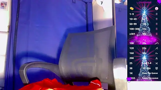 Snapshot of nicol_gill_ chatting on 6, 12, 2024 nicol gill online show from 6, 12, 2024