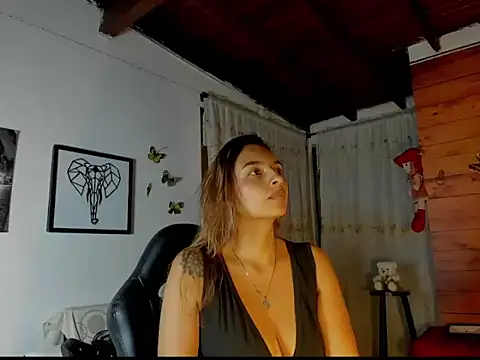 Snapshot of mykaelahoney chatting on 12, 2, 2026 mykaelahoney online show from 12, 2, 2026