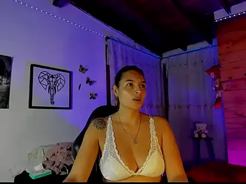 Snapshot of mykaelahoney chatting on 13, 2, 2026 mykaelahoney online show from 13, 2, 2026