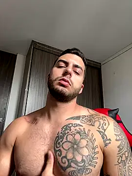 Snapshot of thomas_gun chatting on 3, 12, 2024 thomas gun online show from 3, 12, 2024