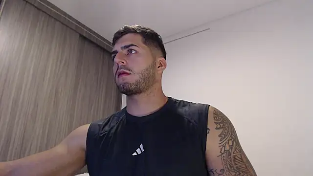 Snapshot of thomas_gun chatting on 5, 12, 2024 thomas gun online show from 5, 12, 2024