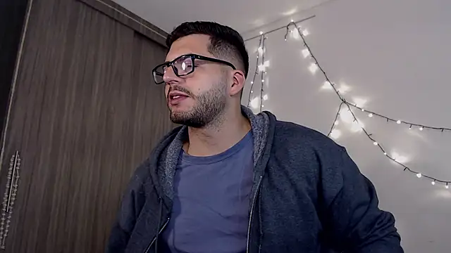 Snapshot of thomas_gun chatting on 7, 1, 2025 thomas gun online show from 7, 1, 2025