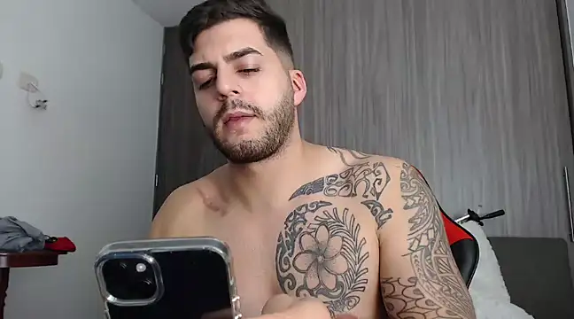 Snapshot of thomas_gun chatting on 5, 3, 2025 thomas gun online show from 5, 3, 2025