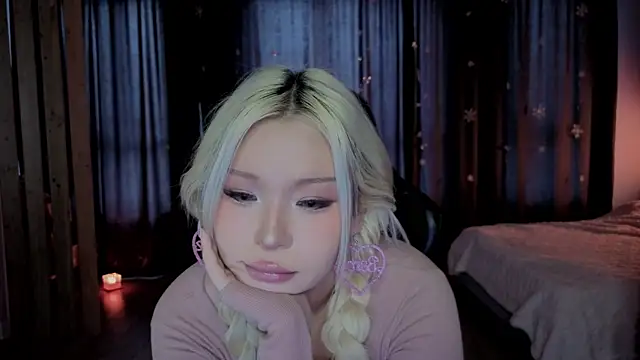 Snapshot of RileyMee chatting on 2, 2, 2026 RileyMee online show from 2, 2, 2026