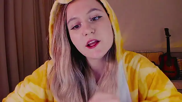 Snapshot of Diana_Flower chatting on 6, 12, 2024 Diana Flower online show from 6, 12, 2024
