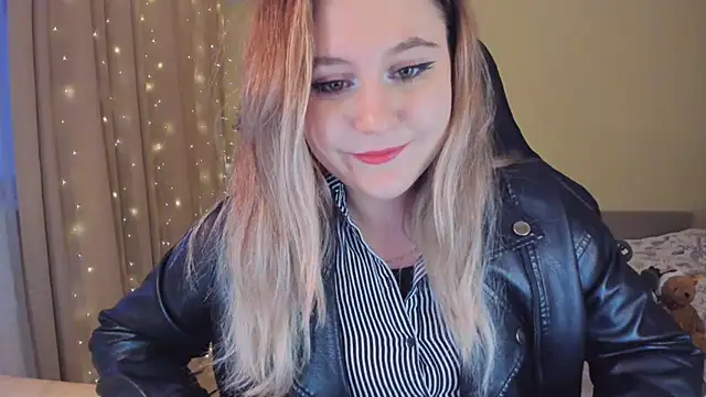 Snapshot of Diana_Flower chatting on 2, 1, 2025 Diana Flower online show from 2, 1, 2025