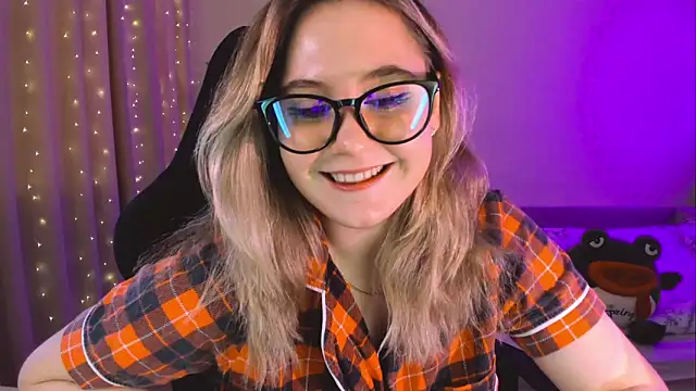 Snapshot of Diana_Flower chatting on 2, 2, 2025 Diana Flower online show from 2, 2, 2025