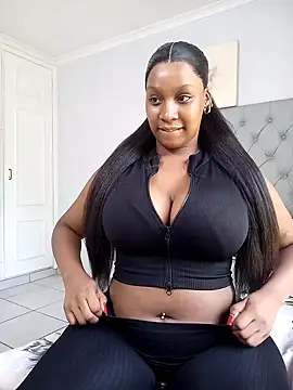 Snapshot of Candy_Love_18 chatting on 5, 2, 2025 Candy Love 18 online show from 5, 2, 2025