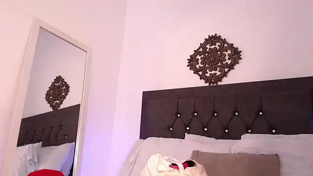 ebony hot1 online show from 5, 2, 2025