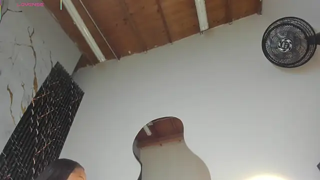 ebony hot1 online show from 22, 12, 2025