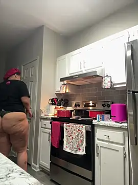 Snapshot of SexyHoneyRedd chatting on 1, 1, 2025 SexyHoneyRedd online show from 1, 1, 2025