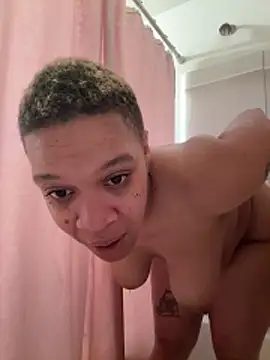 Snapshot of SexyHoneyRedd chatting on 11, 2, 2026 SexyHoneyRedd online show from 11, 2, 2026