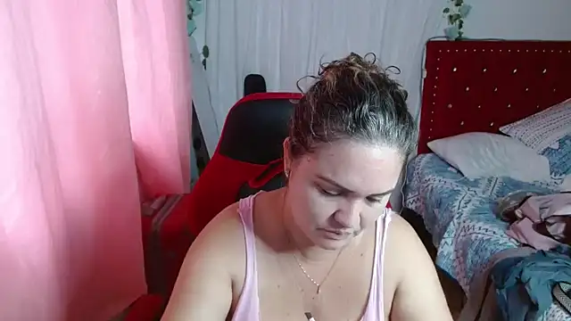 Snapshot of helenca43 chatting on 26, 9, 2025 helenca43 online show from 26, 9, 2025