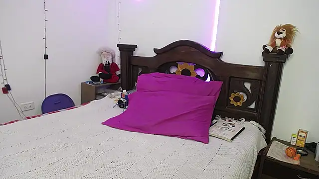 DominaLeona online show from 24, 1, 2025