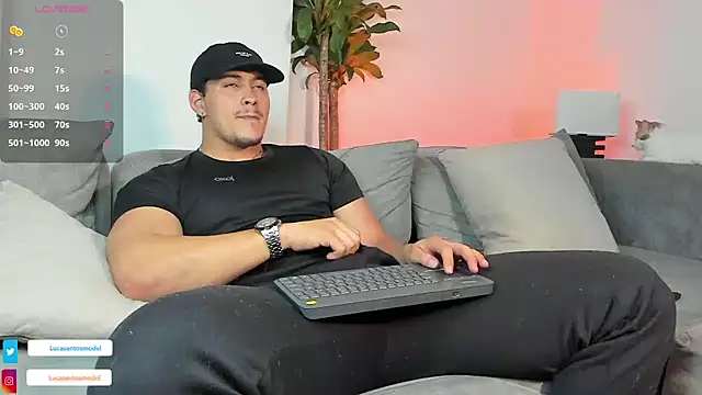 Snapshot of lucasanto_ chatting on 12, 2, 2025 lucasanto online show from 12, 2, 2025