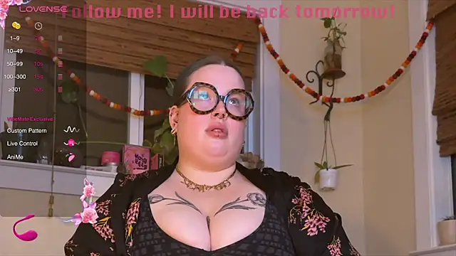 MissBika online show from 18, 12, 2024