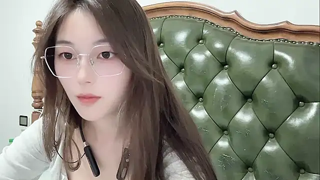 Sweet-Angel999 online show from 10, 4, 2026