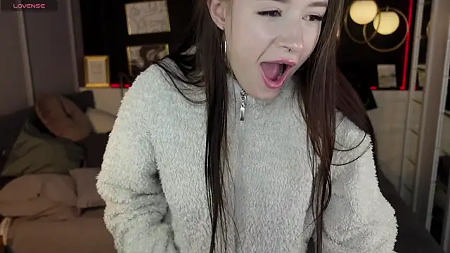 Lily Moonlight online show from 25, 12, 2024