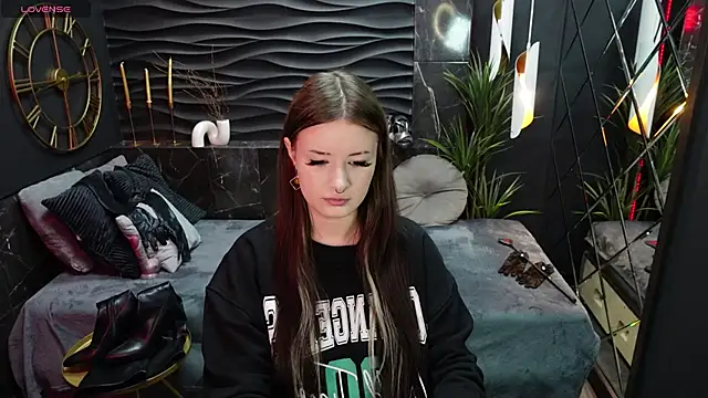 Lily Moonlight online show from 20, 3, 2025