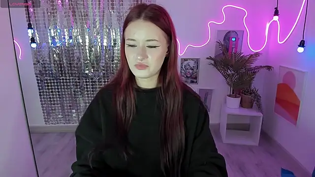 Lily Moonlight online show from 23, 9, 2025