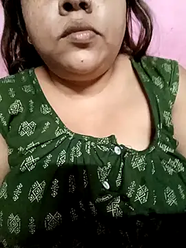 Snapshot of Beautyy38 chatting on 13, 10, 2025 Beautyy38 online show from 13, 10, 2025