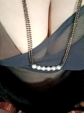 Snapshot of Beautyy38 chatting on 27, 10, 2025 Beautyy38 online show from 27, 10, 2025