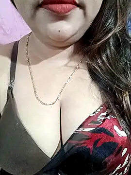 Snapshot of Beautyy38 chatting on 23, 11, 2025 Beautyy38 online show from 23, 11, 2025