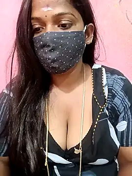 Snapshot of Renuma chatting on 8, 1, 2025 Renuma online show from 8, 1, 2025