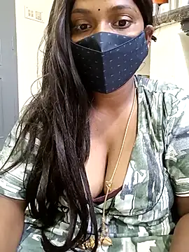 Snapshot of Renuma chatting on 13, 2, 2025 Renuma online show from 13, 2, 2025