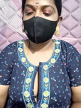 Snapshot of Renuma chatting on 10, 9, 2025 Renuma online show from 10, 9, 2025