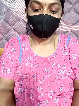 Snapshot of Renuma chatting on 15, 12, 2025 Renuma online show from 15, 12, 2025