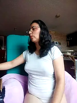 Snapshot of Im_Alma_ chatting on 4, 5, 2026 Im Alma online show from 4, 5, 2026