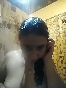 Snapshot of Im_Alma_ chatting on 20, 5, 2026 Im Alma online show from 20, 5, 2026